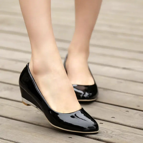 Low Heels Classic Pumps